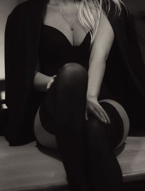 Девушка массажистка Элина, салон Element