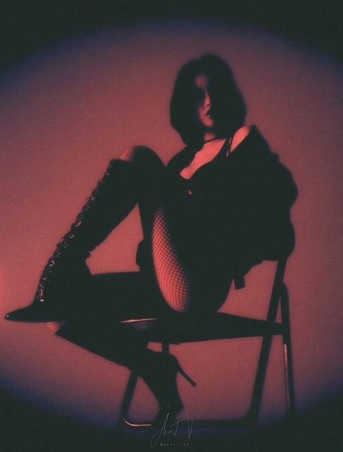 Девушка массажистка Алия, салон Element